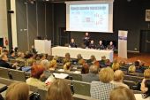 Uczniowie z klasy policyjnej i psychopedagogicznej na debacie o bezpieczeństwie