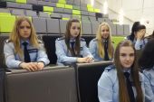 Uczniowie z klasy policyjnej i psychopedagogicznej na debacie o bezpieczeństwie