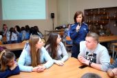 Handel ludźmi – warsztaty z funkcjonariuszką Wydziału Prewencji KMP w Łomży