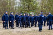 Klasy policyjne na prezentacji sprzętu i działań Oddziałów Prewencji Policji w Białymstoku