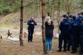 Klasy policyjne na prezentacji sprzętu i działań Oddziałów Prewencji Policji w Białymstoku
