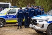Klasy policyjne na prezentacji sprzętu i działań Oddziałów Prewencji Policji w Białymstoku